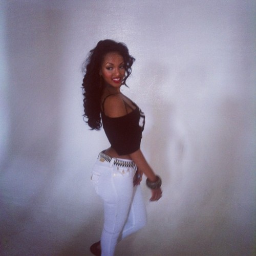 lola monroe photo shoot
