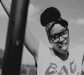 Video : Chin Chilla Meek Rolls Some Moe Weed And Wants You To Get Intimate With Her